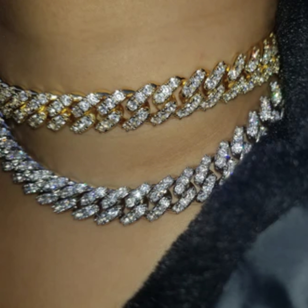 ❄️ Icy Cuban Link 18k Gold Plated Chain - Picture 5 of 8